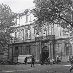 Place de l'Hôtel de Ville 1977 {JPEG}