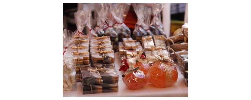 Marché des 13 desserts et des produits du terroir