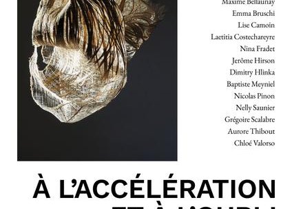 À l'accélération et à l'oubli