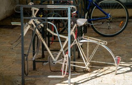 Les bicyclettes et accessoires hors d'usage, retirés du domaine (...)